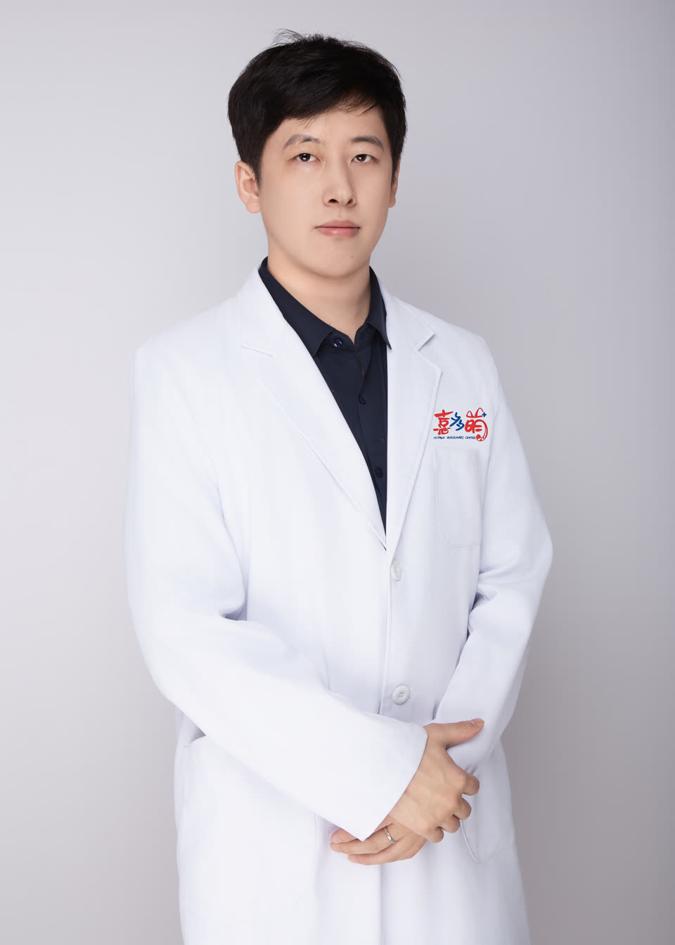 杜垣逸医生肖像