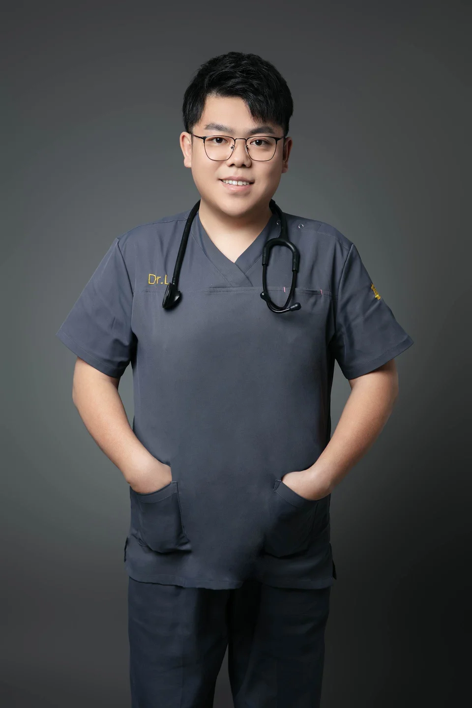 李东旭医生肖像