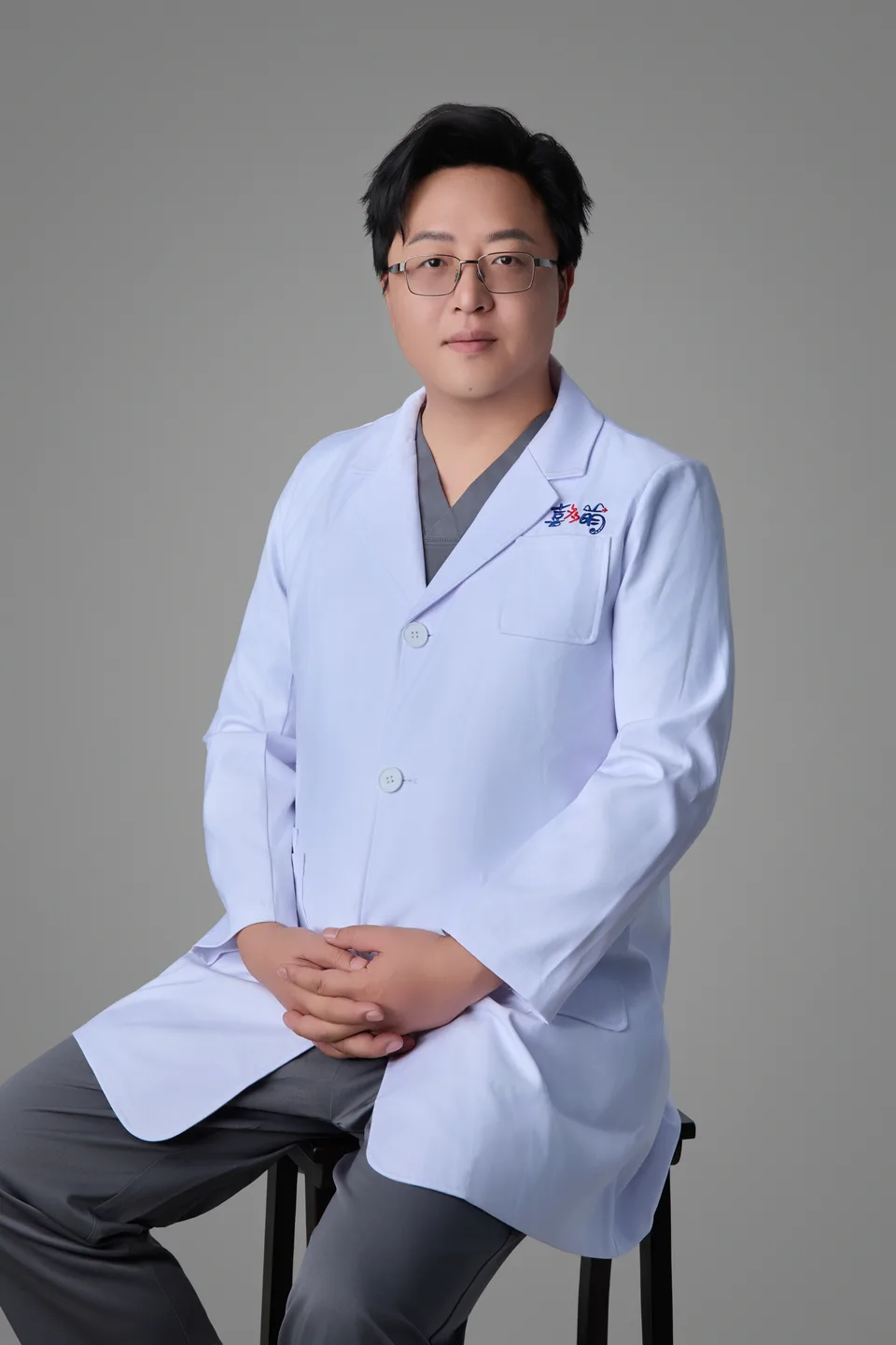 李晓坤医生肖像