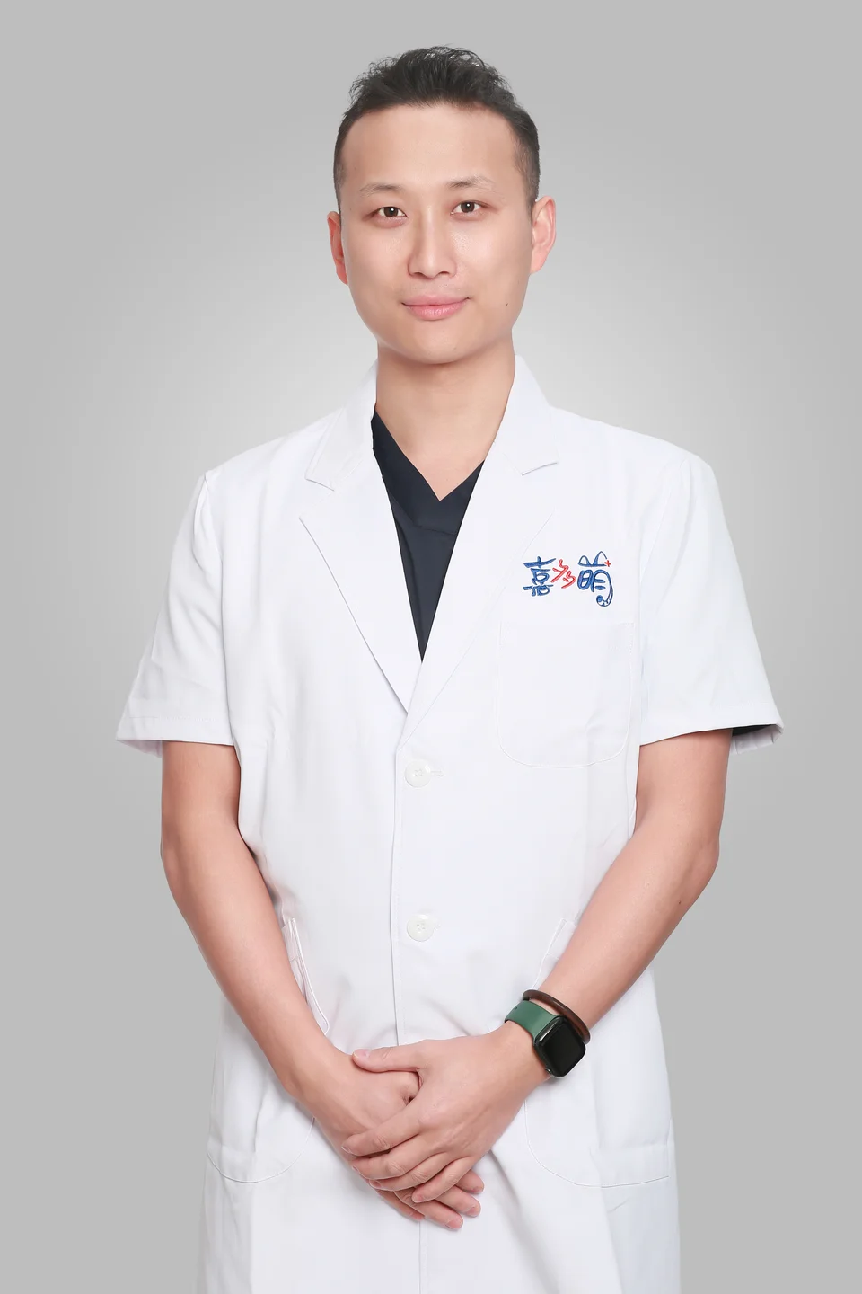 闵超医生肖像